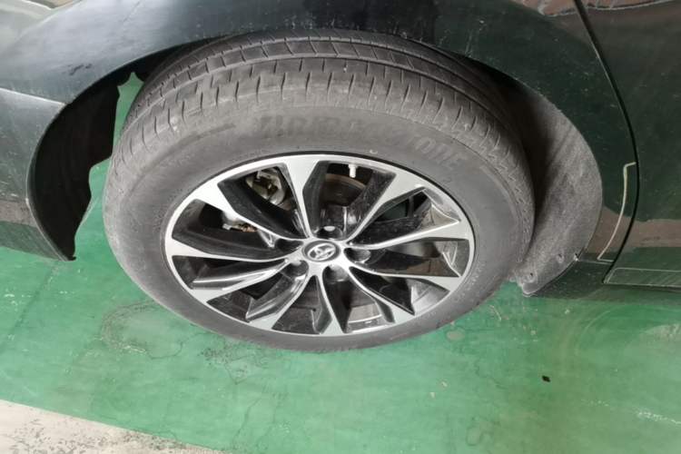 Used Toyota Avalon 2023 2.0L Progressive Edition Right Rear Wheel Hub