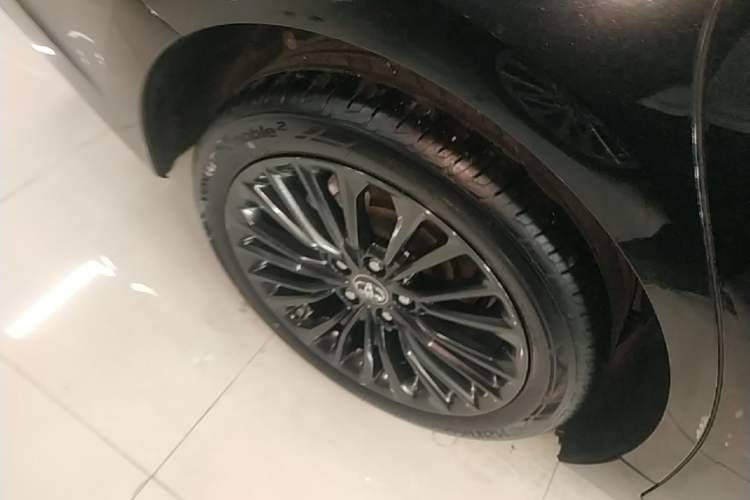 Used Toyota Avalon 2023 2.0L XLE Deluxe Edition Right Rear Wheel Hub