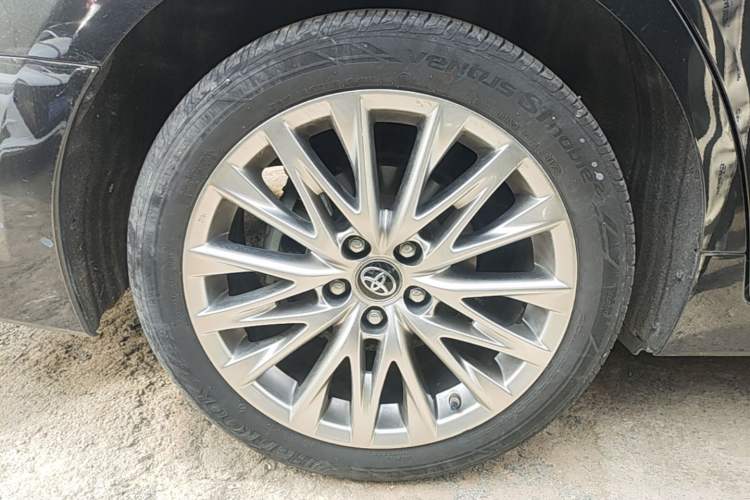 Used Toyota Avalon 2023 Dual-Motor 2.5L XLE Prestige Edition Right Rear Wheel Hub