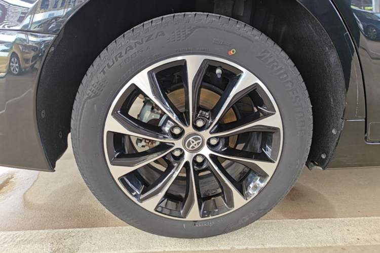 Used Toyota Avalon 2023 Dual-Engine 2.5L Luxury Edition Right Rear Wheel Hub