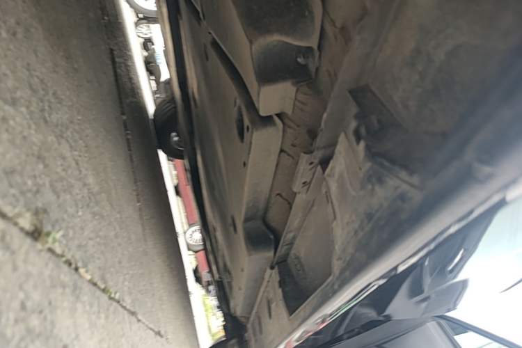Used Toyota Avalon 2023 2.0L Premium Edition Right Side Sill