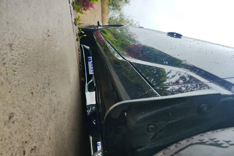 Used Toyota Avalon 2023 2.0L Premium Edition Right Side Sill