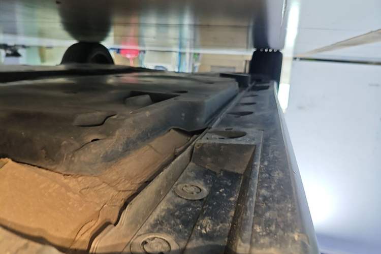 Used Toyota Avalon 2023 2.5L Touring Premium Edition Right Side Sill