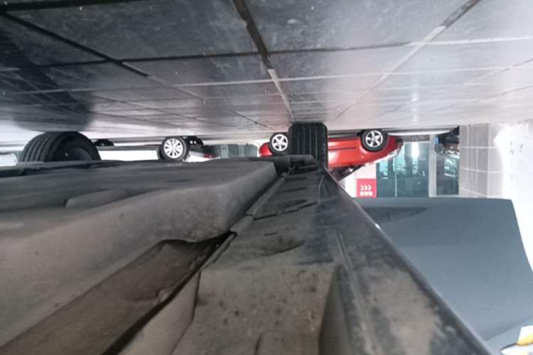 Used Toyota Avalon 2023 2.0L Luxury Edition Right Side Sill