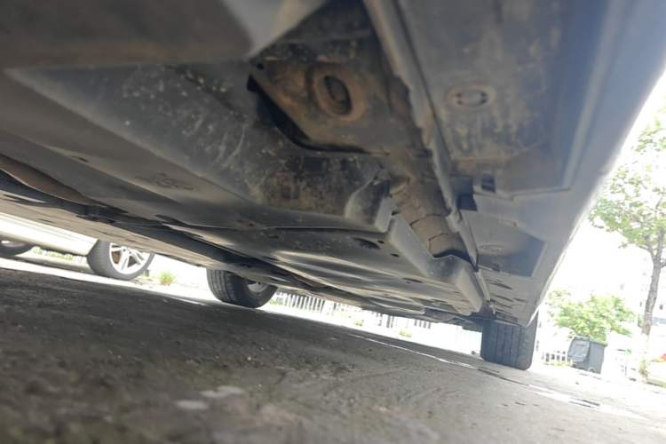 Used Toyota Avalon 2023 2.5L Luxury Edition Right Side Sill