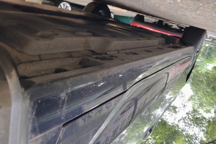 Used Toyota Avalon 2023 2.5L Luxury Edition Right Side Sill