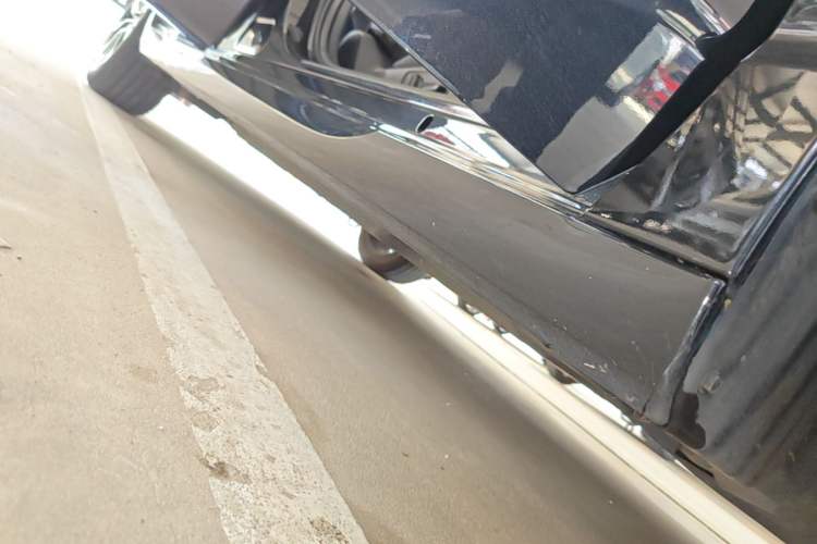 Used Toyota Avalon 2023 Dual-Engine 2.5L Luxury Edition Right Side Sill