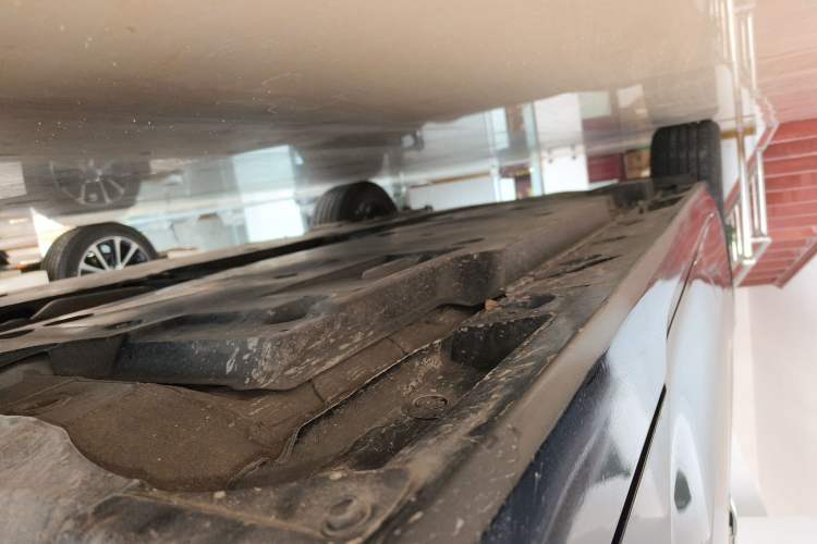 Used Toyota Avalon 2023 Dual-Engine 2.5L Luxury Edition Right Side Sill