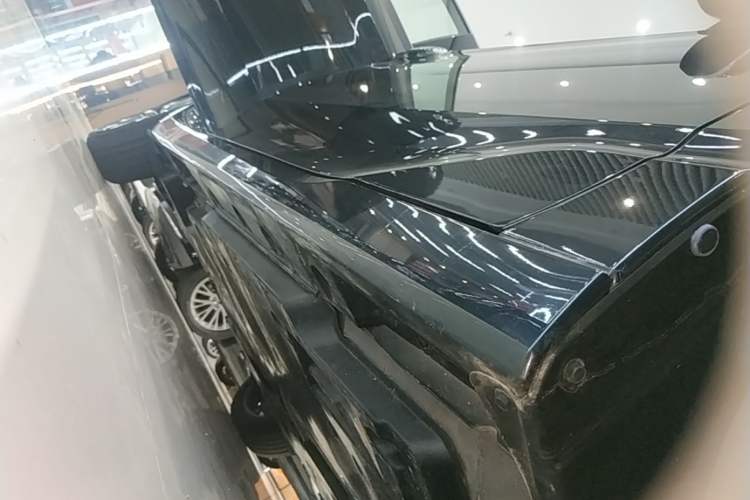 Used Toyota Avalon 2023 2.0L Luxury Edition Right Side Sill