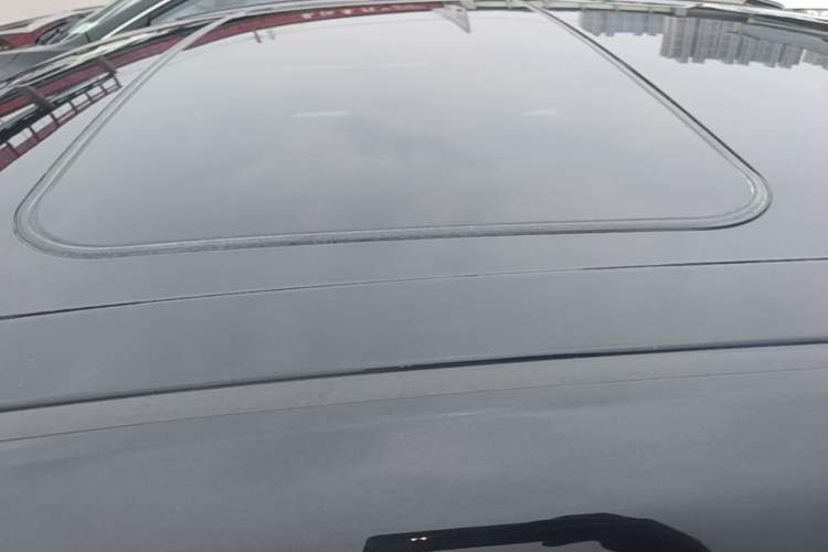 Used Toyota Avalon 2023 2.0L XLE Deluxe Edition Roof