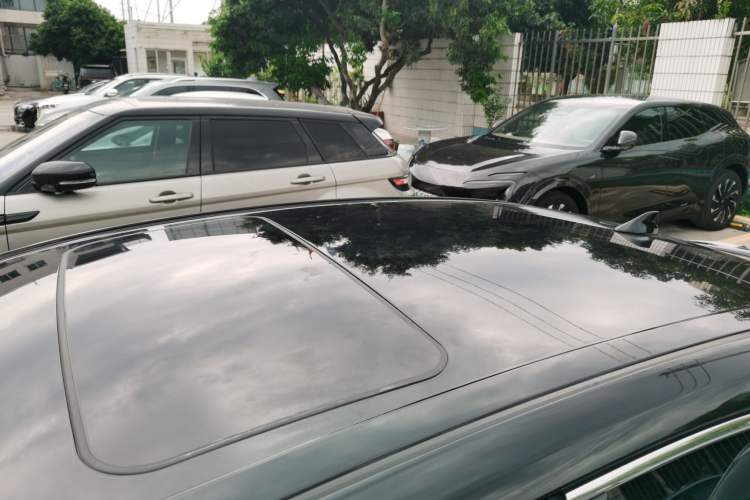 Used Toyota Avalon 2023 2.5L Luxury Edition Roof
