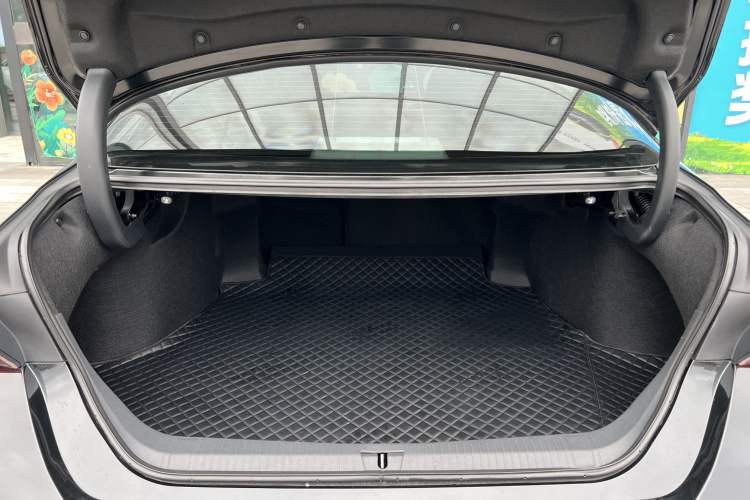 Used Toyota Avalon 2023 2.5L Touring Premium Edition Trunk