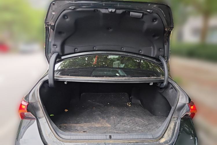 Used Toyota Avalon 2023 Dual-Engine 2.5L Luxury Edition Trunk