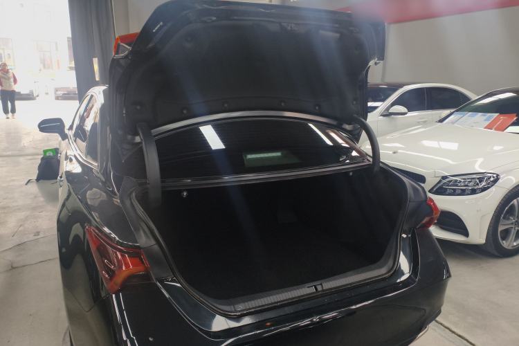 Used Toyota Avalon 2023 2.0L Luxury Edition Trunk