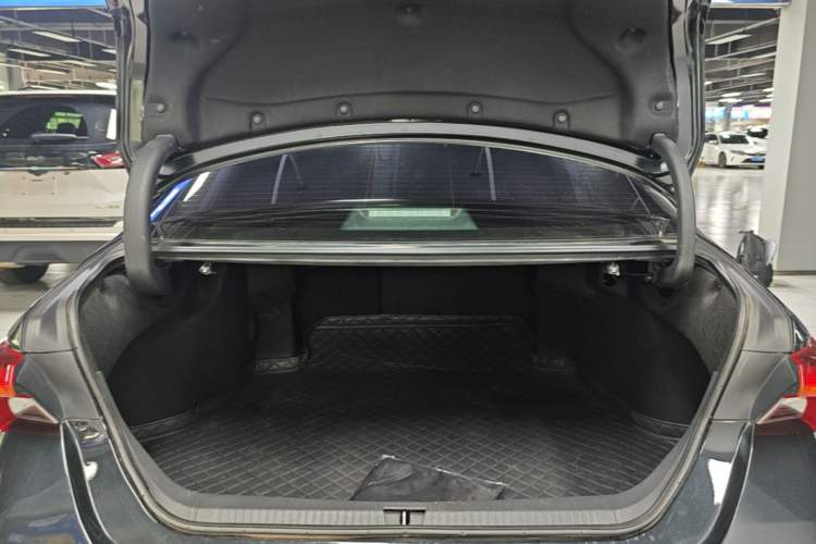 Used Toyota Avalon 2023 2.5L Touring Premium Edition Trunk