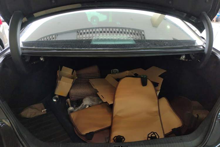 Used Toyota Avalon 2023 2.0L Premium Edition Trunk