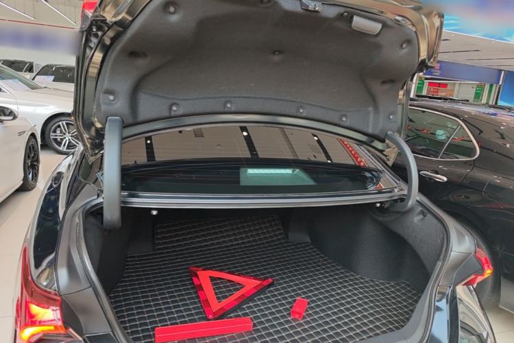 Used Toyota Avalon 2023 2.5L Luxury Edition Trunk