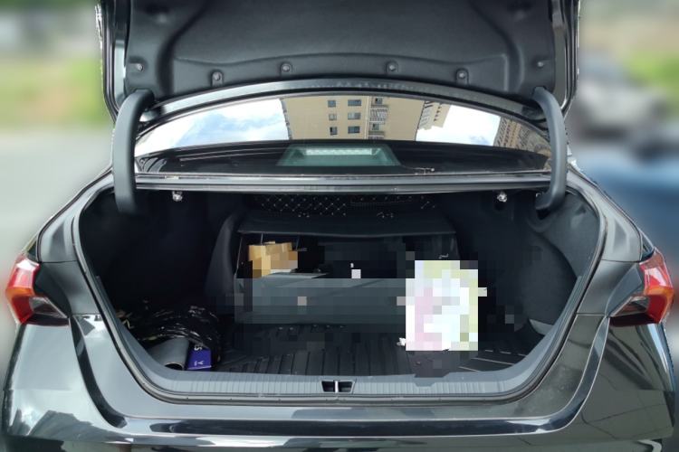 Used Toyota Avalon 2023 2.0L XLE Deluxe Edition Trunk