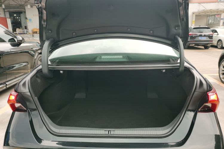 Used Toyota Avalon 2023 2.5L Luxury Edition Trunk