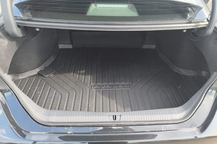 Used Toyota Avalon 2023 2.0L XLE Deluxe Edition Trunk