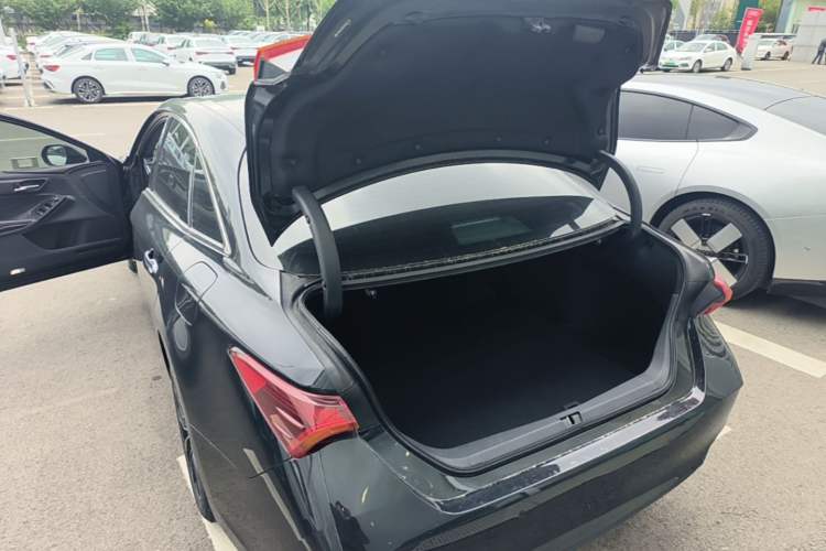 Used Toyota Avalon 2023 2.5L Luxury Edition Trunk