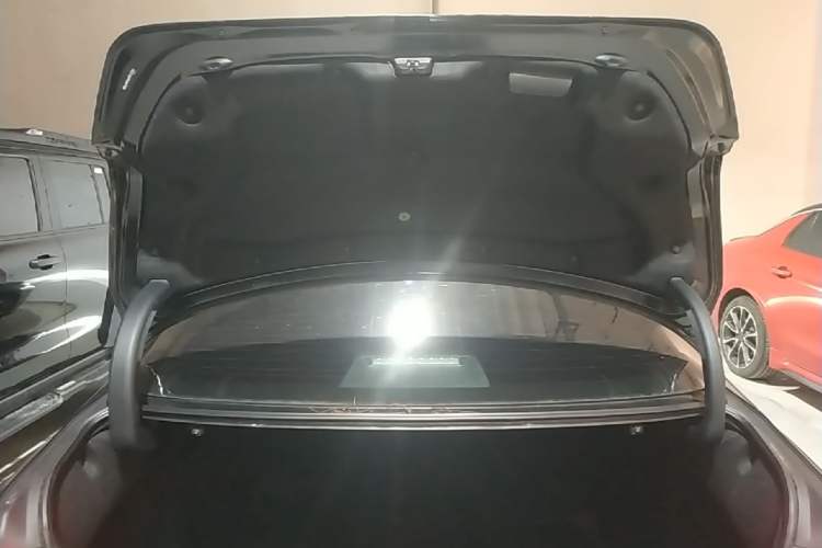 Used Toyota Avalon 2023 2.0L Premium Edition Trunk