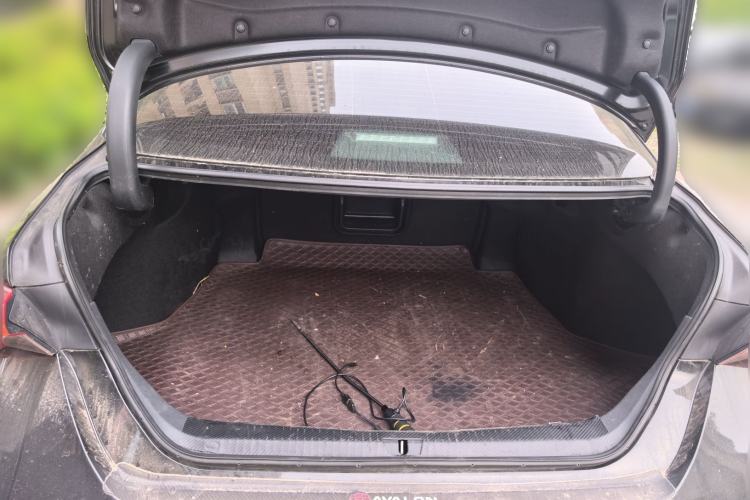 Used Toyota Avalon 2023 2.0L Progressive Edition Trunk
