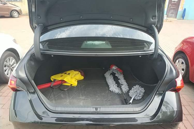 Used Toyota Avalon 2023 Dual-Engine 2.5L Luxury Edition Trunk