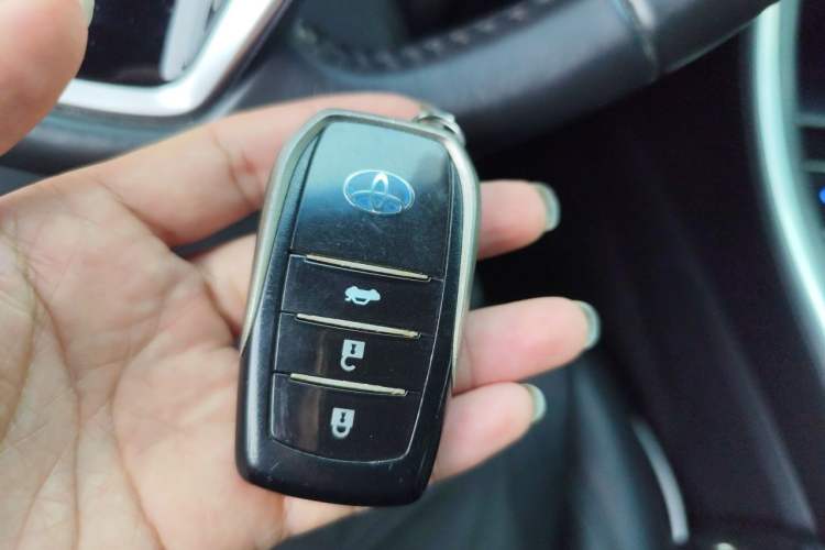 Used Toyota Avalon 2023 Dual-Engine 2.5L Luxury Edition Vehicle Key