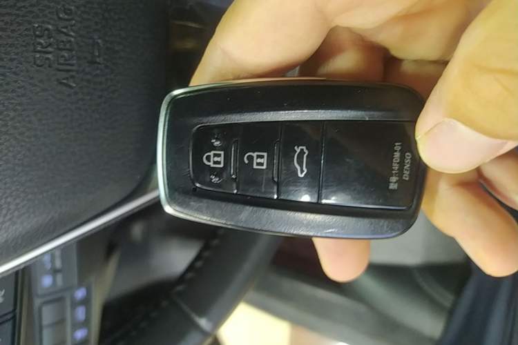 Used Toyota Avalon 2023 Dual-Engine 2.5L Luxury Edition Vehicle Key