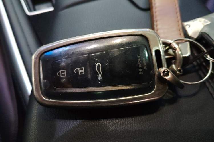 Used Toyota Avalon 2023 2.0L Luxury Edition Vehicle Key