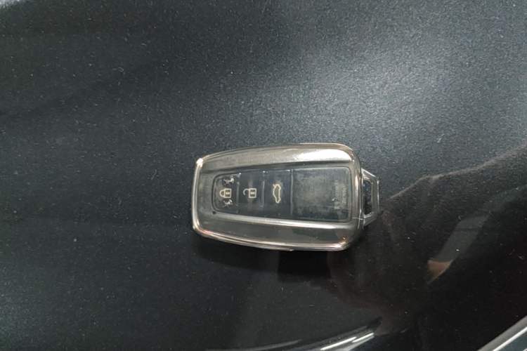 Used Toyota Avalon 2023 Dual-Motor 2.5L XLE Prestige Edition Vehicle Key