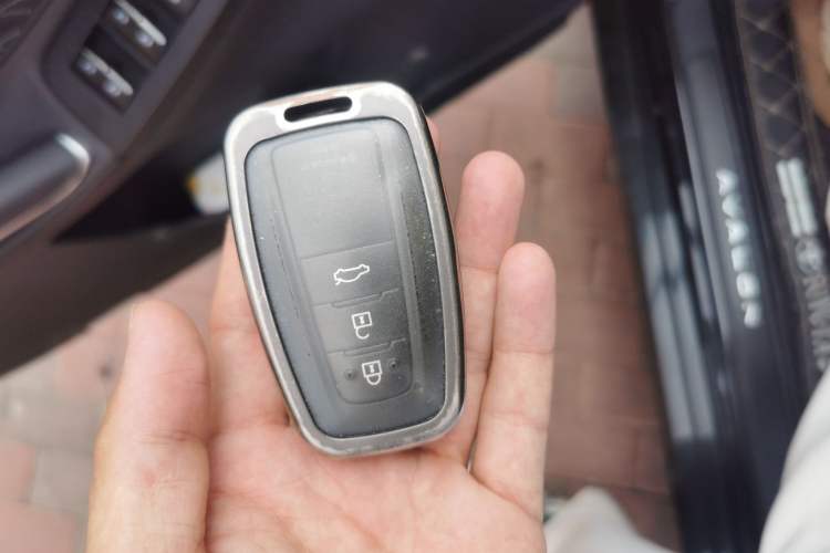 Used Toyota Avalon 2023 2.5L Touring Premium Edition Vehicle Key