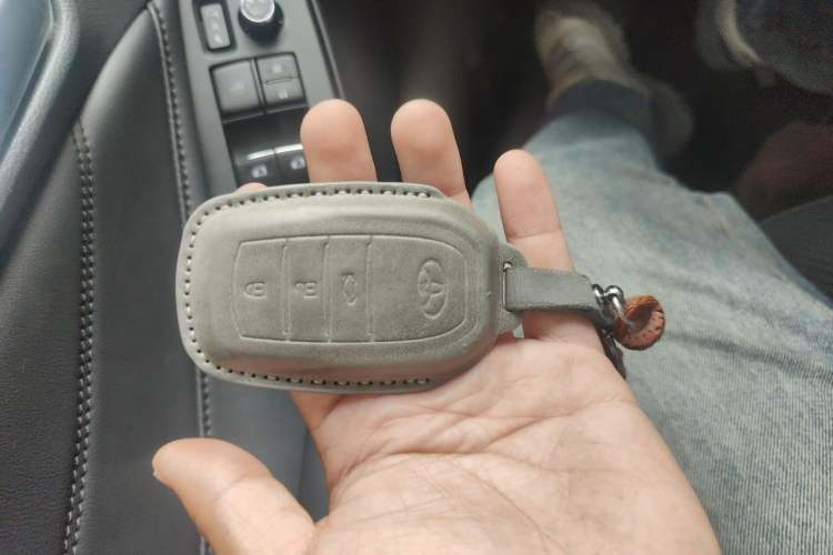 Used Toyota Avalon 2023 2.0L Premium Edition Vehicle Key