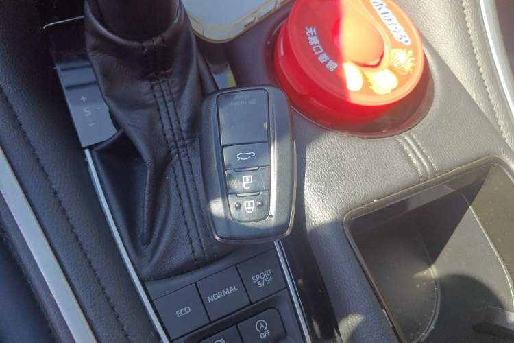 Used Toyota Avalon 2023 2.5L Luxury Edition Vehicle Key