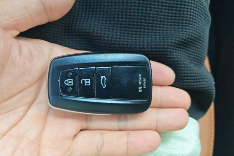 Used Toyota Avalon 2023 Dual-Motor 2.5L XLE Prestige Edition Vehicle Key