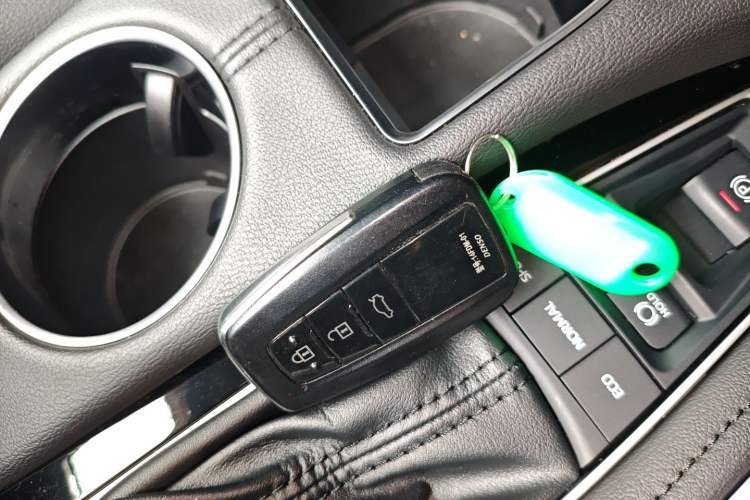 Used Toyota Avalon 2023 Dual-Motor 2.5L XLE Prestige Edition Vehicle Key