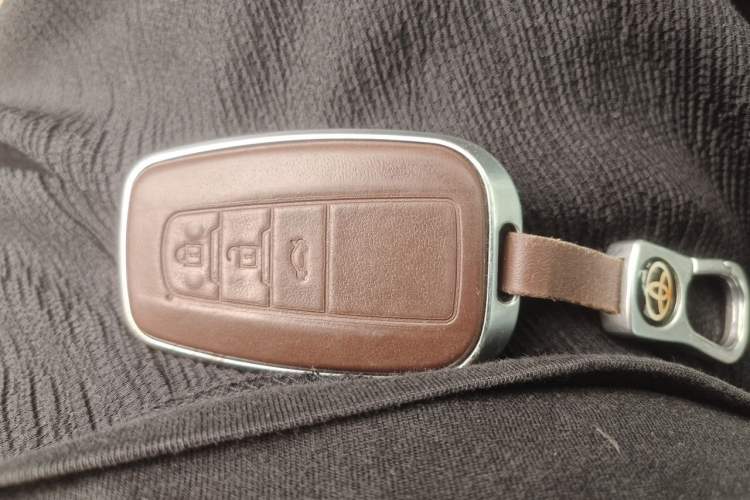 Used Toyota Avalon 2023 2.5L Luxury Edition Vehicle Key