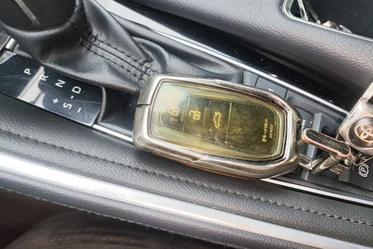 Used Toyota Avalon 2023 Dual-Motor 2.5L XLE Prestige Edition Vehicle Key