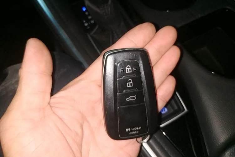 Used Toyota Avalon 2023 2.0L Premium Edition Vehicle Key