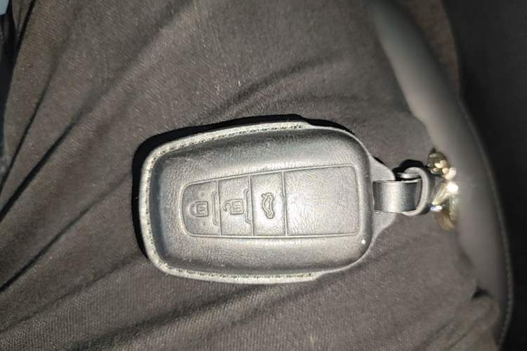 Used Toyota Avalon 2023 2.0L Luxury Edition Vehicle Key