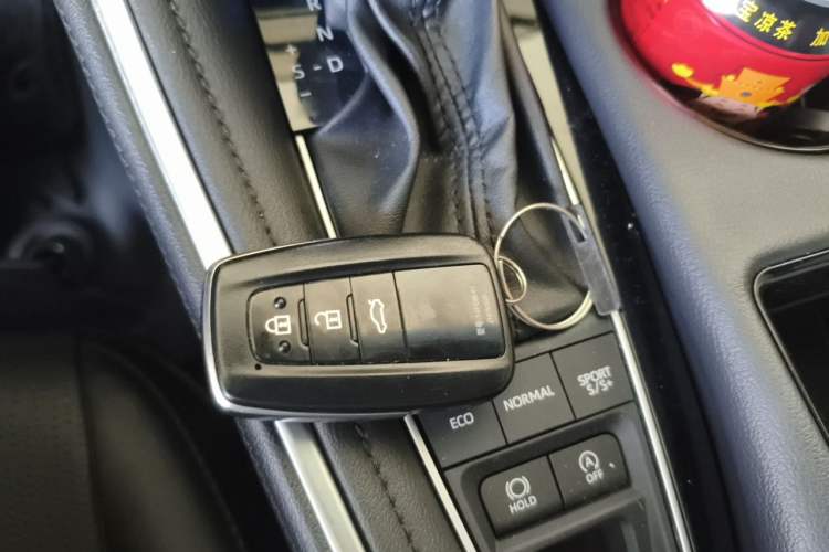 Used Toyota Avalon 2023 2.5L Luxury Edition Vehicle Key