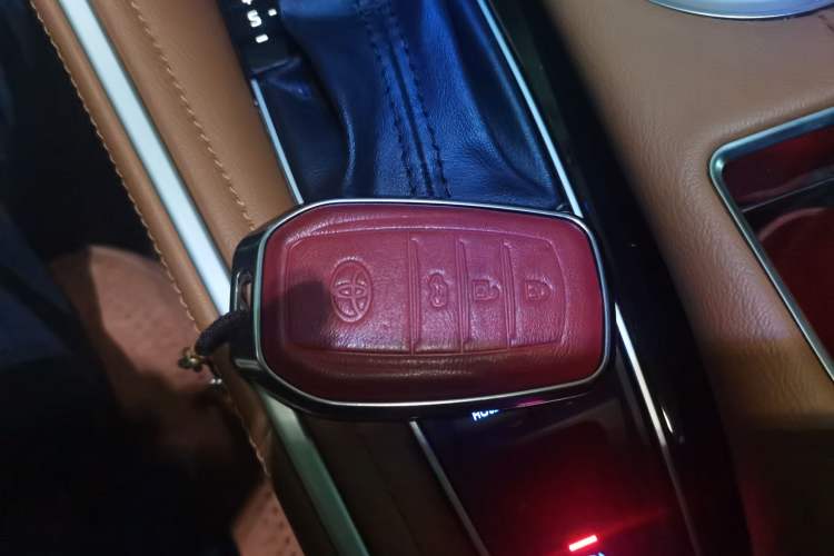 Used Toyota Avalon 2023 Dual-Motor 2.5L XLE Prestige Edition Vehicle Key