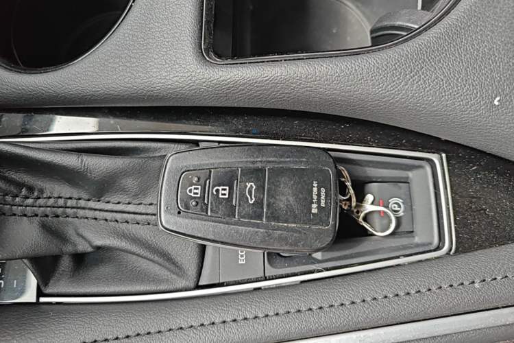 Used Toyota Avalon 2023 2.5L Luxury Edition Vehicle Key