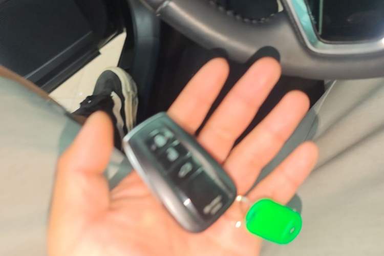 Used Toyota Avalon 2023 2.0L Premium Edition Vehicle Key