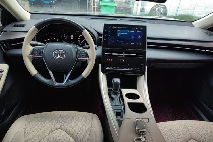 Used Toyota Avalon 2023 2.0L Luxury Edition Center Console