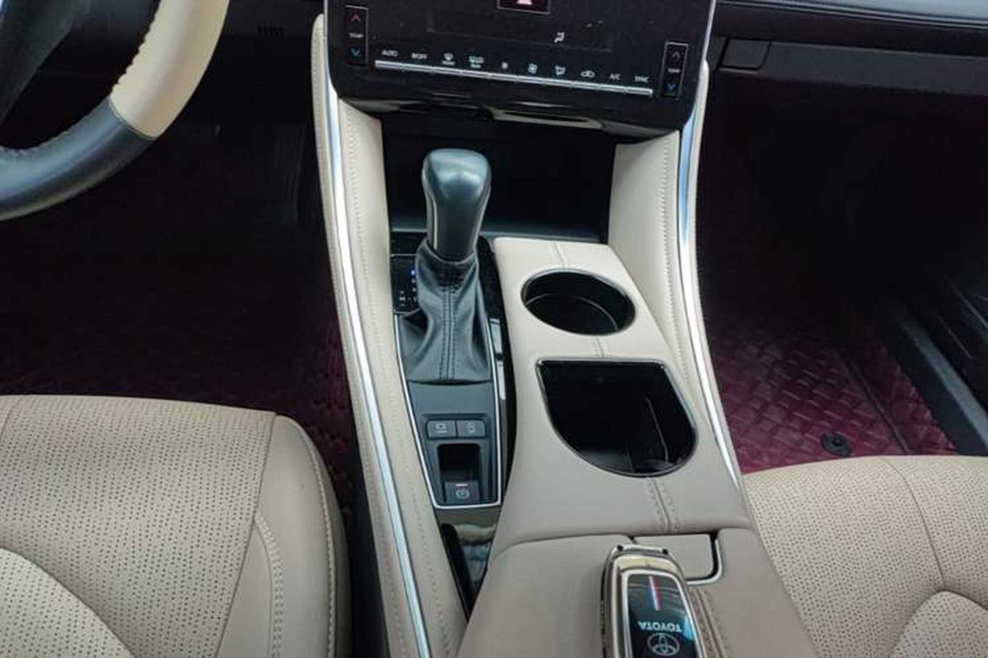 Used Toyota Avalon 2023 2.0L Luxury Edition Gear Lever