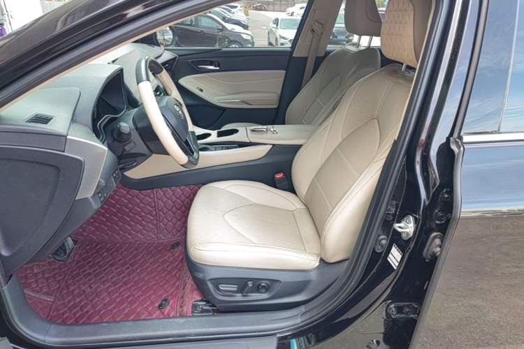 Used Toyota Avalon 2023 2.0L Luxury Edition Left Front Seat