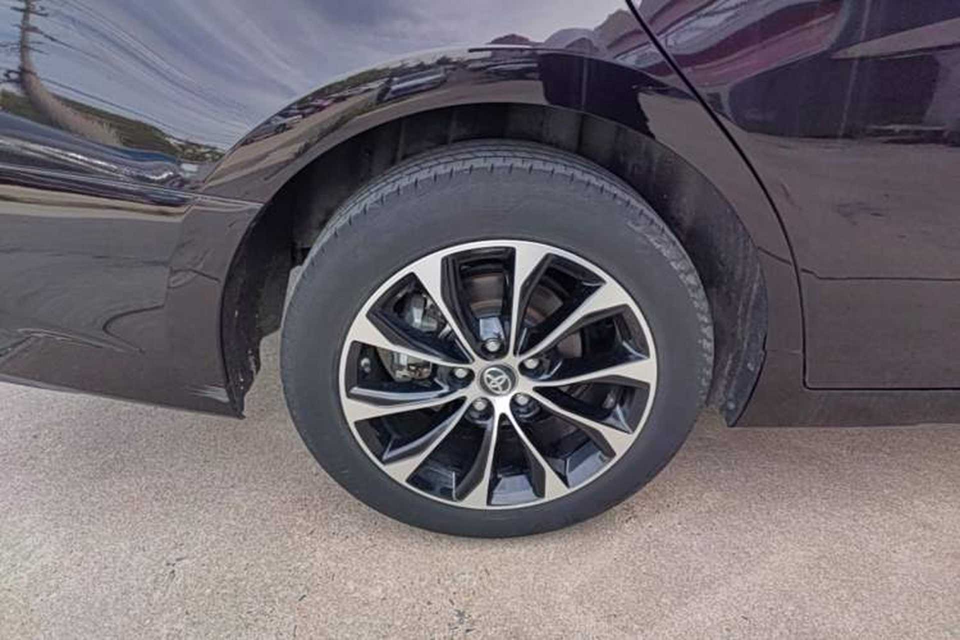 Used Toyota Avalon 2023 2.0L Luxury Edition Right Rear Wheel Hub