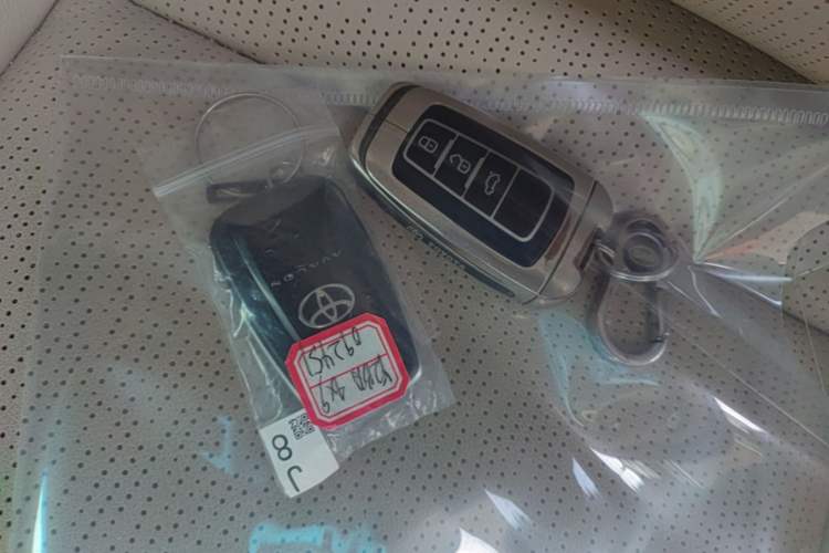 Used Toyota Avalon 2023 2.0L Luxury Edition Vehicle Key